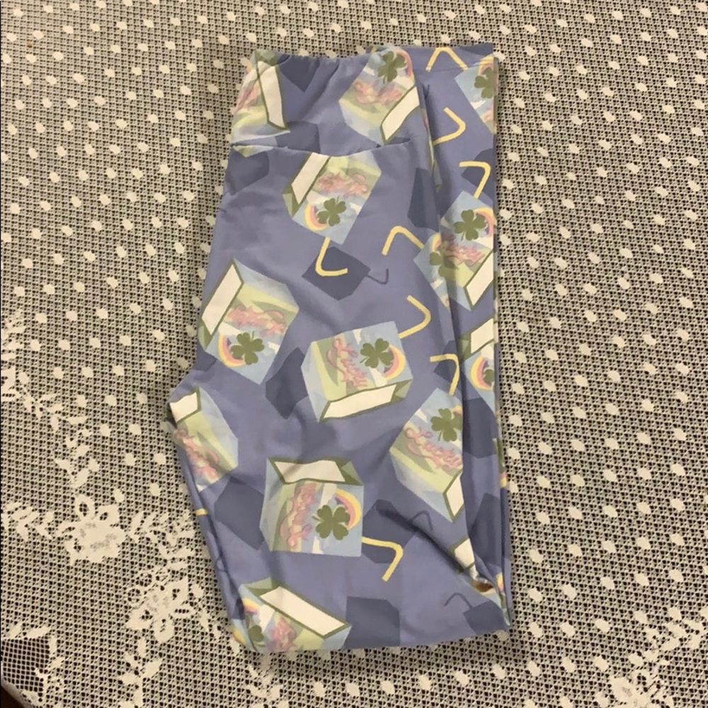 Lularoe lucky leggings. One size fits all (2-10)